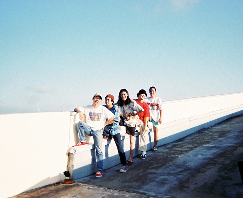 Never Young Beach